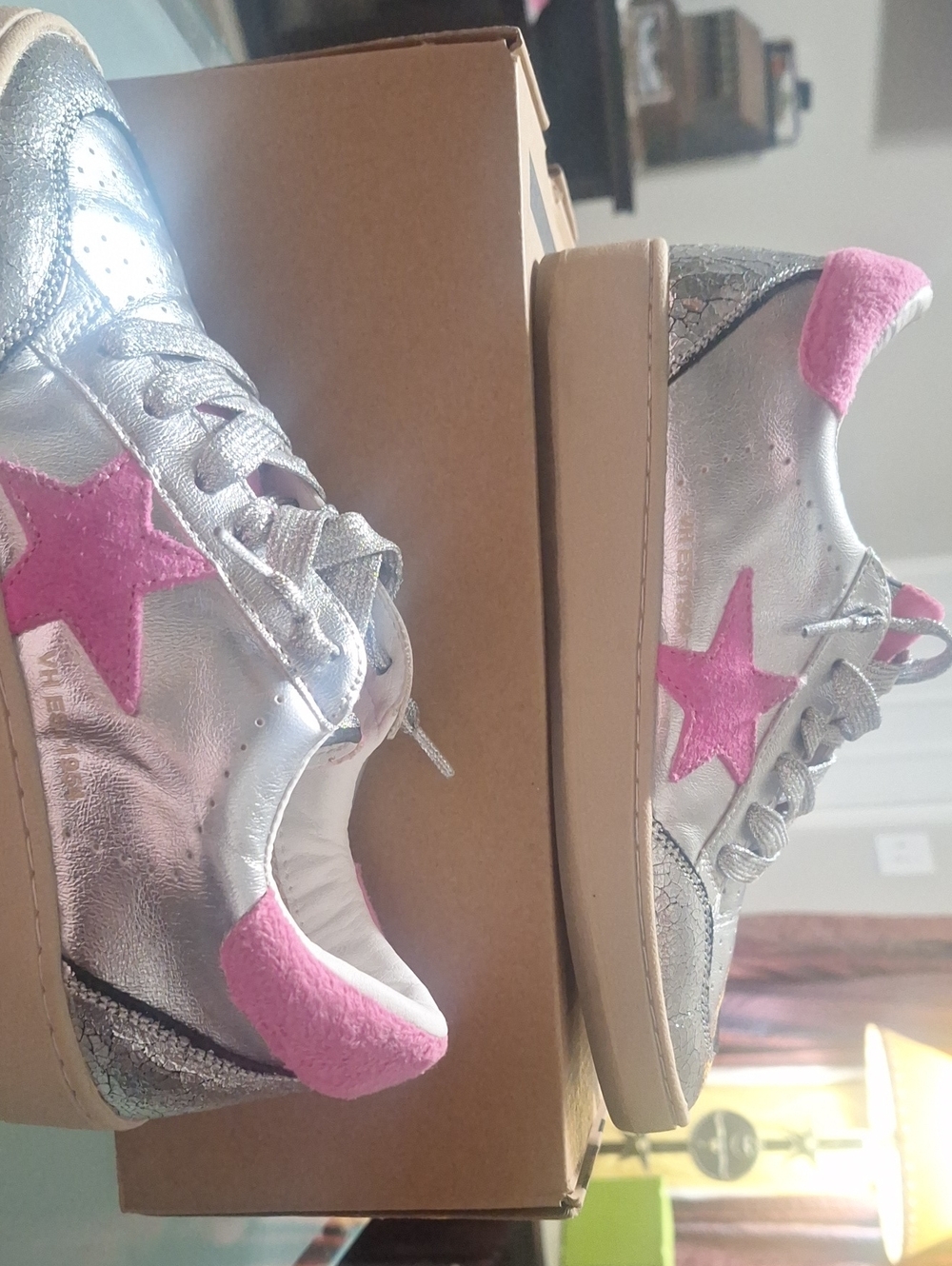 Vintage Havana Denisse 42 Silver Sneakers with Pink Star Accents